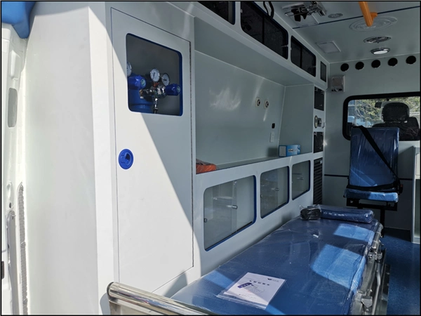 Saic Wheelbase Patient Transfer Ambulance 2.0t Maxus Monitor Ward-Type ICU Ambulance